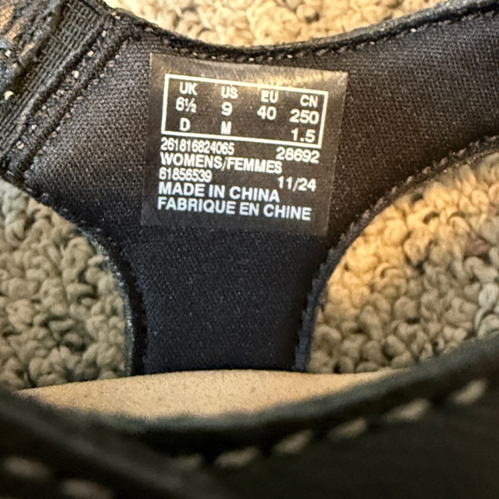 Clarks Women's Black Sandals Sz 9 NIB - Picture 5 of 5